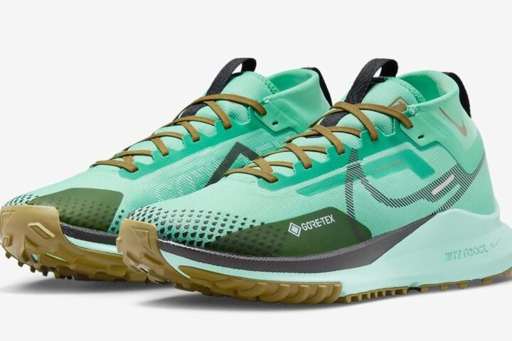 Nike Pegasus Trail 4 Gore-Tex running shoes in green on white background